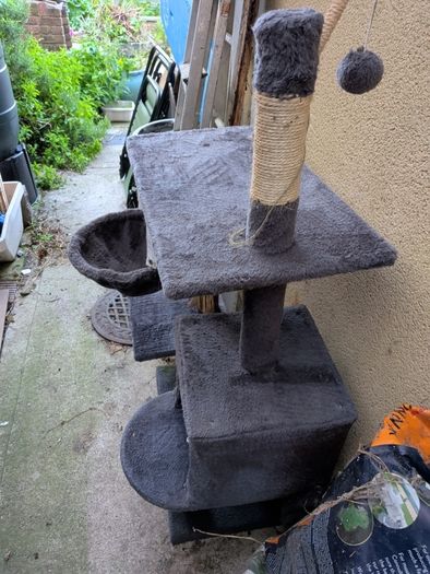 Cat tree