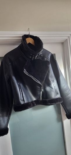 H&M Black faux leather & fur cropped biker jacket Sz M (Fit 12-14UK) Rrp 89.99