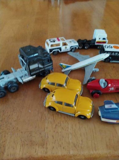 Diecast cars/planes, lorries. (11)