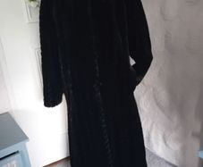 ladies faux fur coat