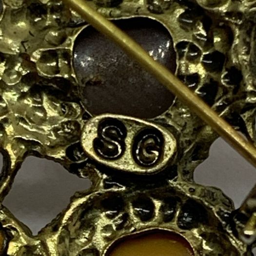 Rare Vintage Gold Tone Amber Brooch