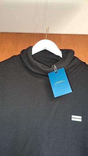 Human Collective Sweater. Size L ( New)