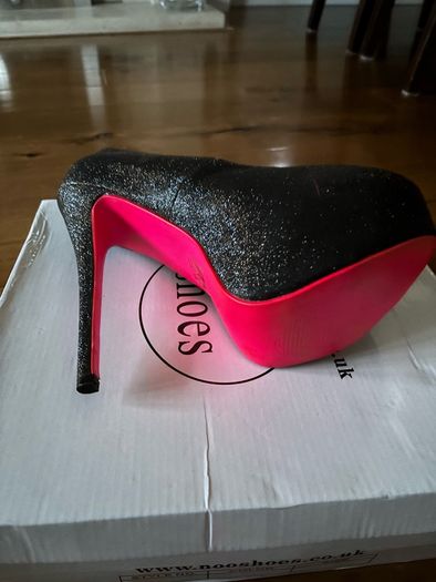 Brand new Noo glamorous size 44 glitter stiletto heels with platform