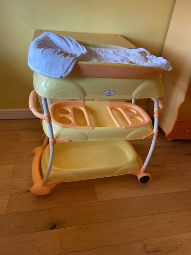 bath and changing unit