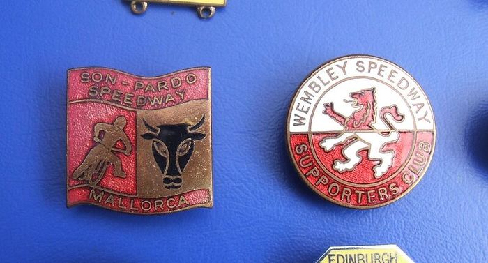 MOTORCYCLE SPEEDWAY (racing sports) - a selection of scarce vintage Speedway Supporters' badges (1930's to 1980's)