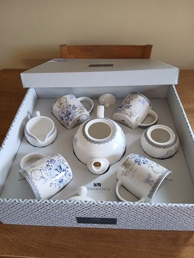 Newgrange bone china tea set
