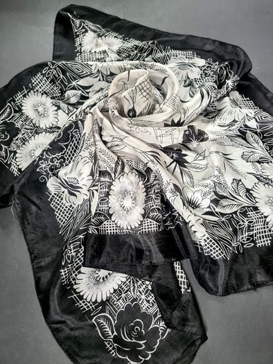 100% Pure Silk Scarf XL 108x108cm Black White Floral Print Vintage Style Square Shawl Wrap