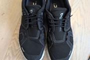 On cloud uk 7.5 black runners