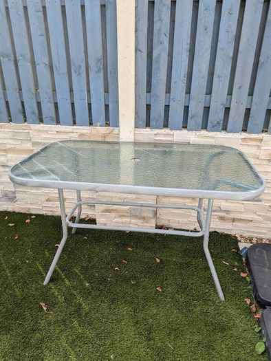 Garden table glass top