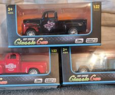 selection of collectable boxed vans 1/32