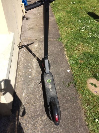 Electric scooter