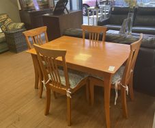 table and 4 chairs