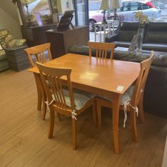 table and 4 chairs