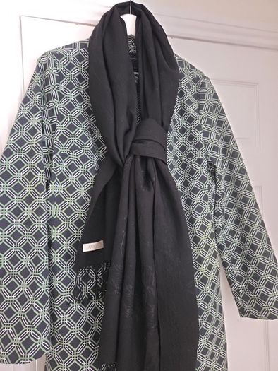 Avoca Black scarf