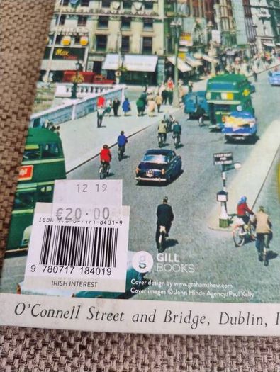 Return to Sender Revisiting John Hindes Ireland by Paul Kelly over 200 old photos that were used on old postcards hardback in very good condition FREE STANDARD POSTAGE INCLUDED