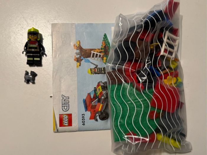 Lego City 4x4 Fire Truck Rescue 60393