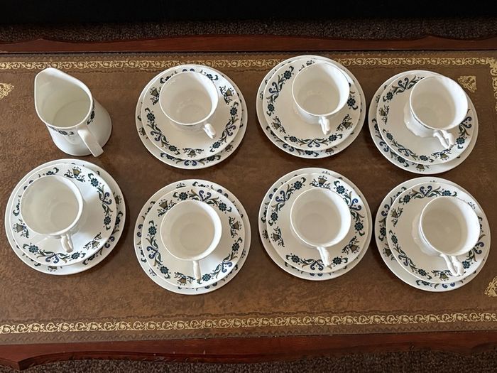 Vintage x22 pieces Tea set