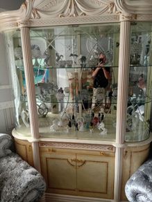 cabnet Italian  perfect condition