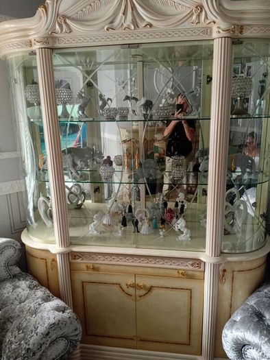 Italian display unit