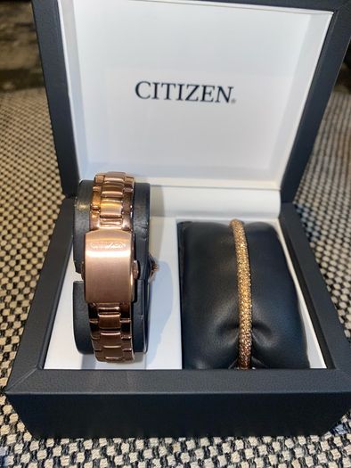 Citizen Eco drive solar powered Watch women's brand new