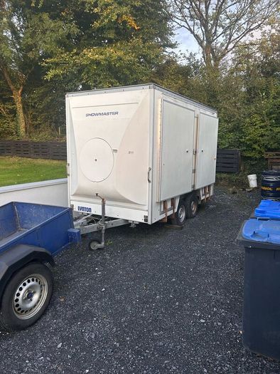 Exhibition shop trailer