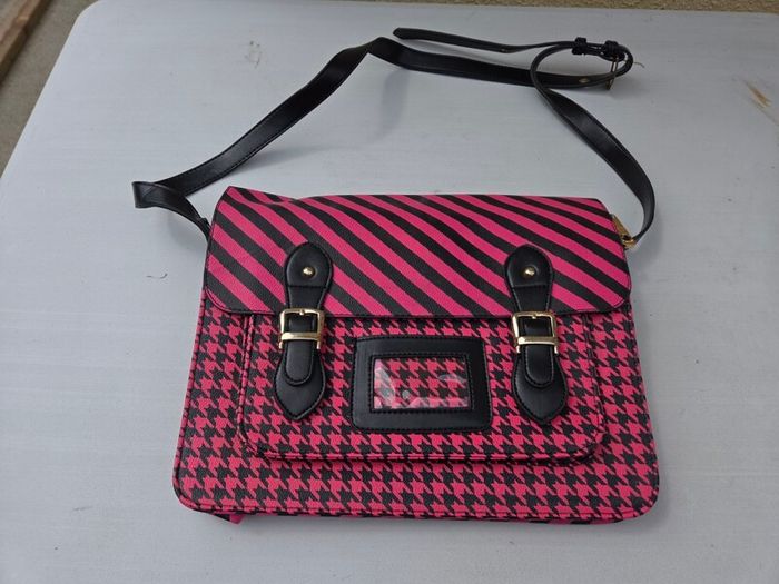 pink handbag