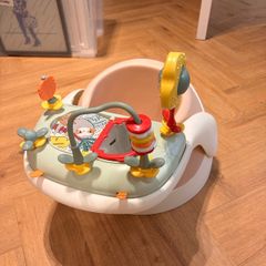 Mamas and papas snug seat and activity tray
