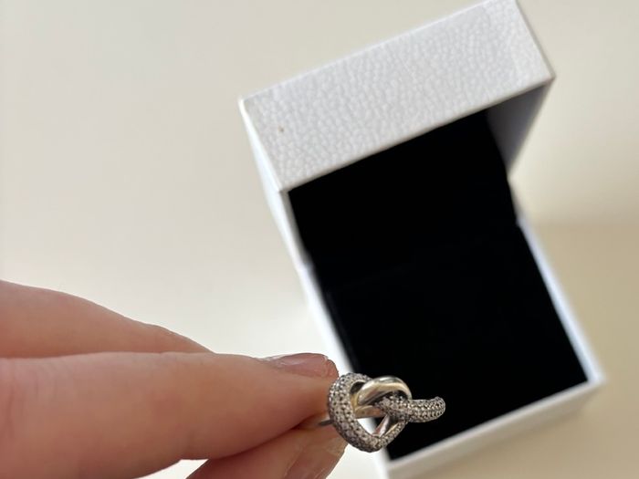 Pandora Womens Silver Crossover Sparkly Ring- Size 58 Brand New
