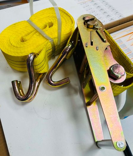 10 ton x 10 metre ratchet strap. 3" wide heavy strap.