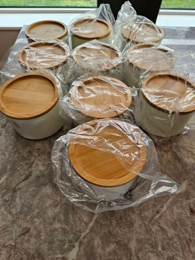 Brand new containers for storage with wooden lid. One size. 10 numbers
