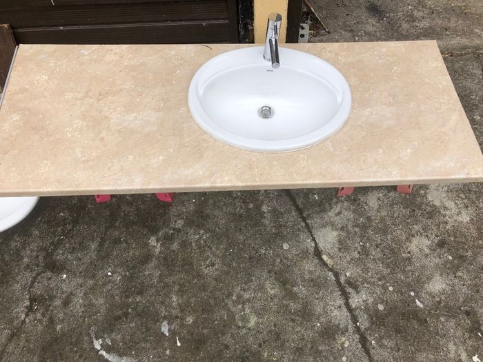 washhand basins with worktop