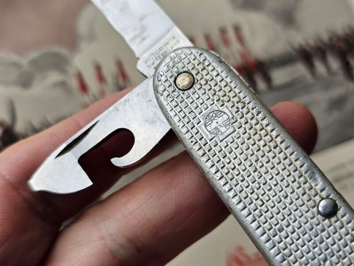 Vintage Victorinox Alox Soldier Original Swiss Army Knife Issued year 1976 Discontinued Model Collectable