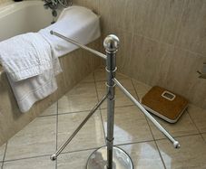Towel rack