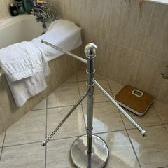 Towel rack