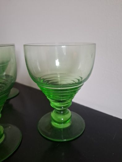 Paden 4 x Irridium glass goblets art deco