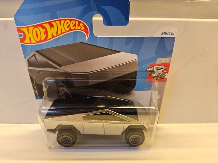Tesla Cybertruck Hotwheels Hot Wheels