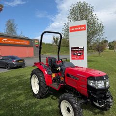 Mitsubishi MTU26 tractor
