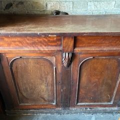 Antique mahogany sodeboard