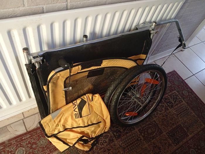 Bicycle trailer for kids - Mwave - VGC