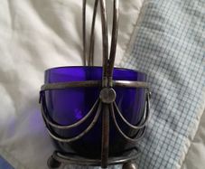 BOWL - Vintage Blue Glass - Metal Basket