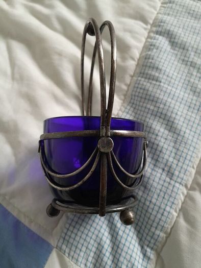 BOWL - Vintage Blue Glass - Metal Basket