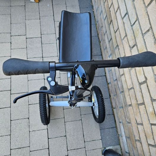 Knee scooter