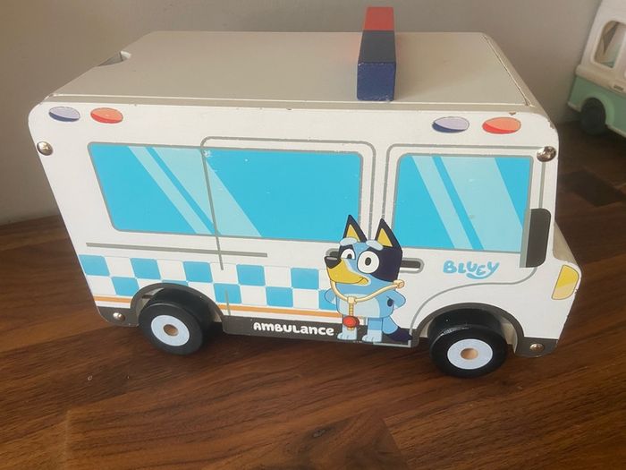 Bluey's wooden Doctor Vehicle