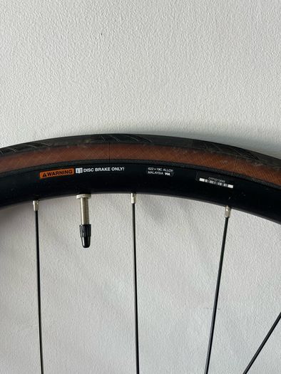 28" Road Bike wheel set (Shimano / Continental)