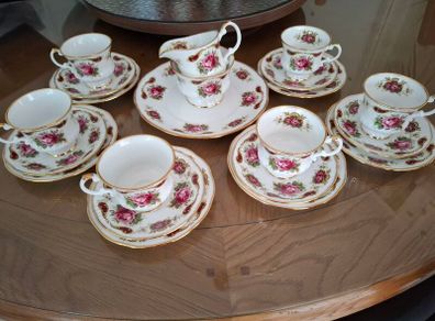 21 piece Elizabethan/Royal Albert Old Country Roses Bone China Tea Set