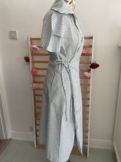 dress Bnwt vintage inspired wrap dress size small 8/10 midi short sleeve dress