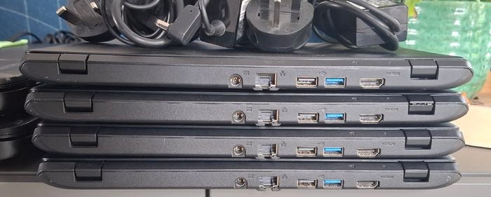 Job lot: 8 Working Laptops  Lenovo  Acer  Toshiba  Ideal for Home, School or Refurb