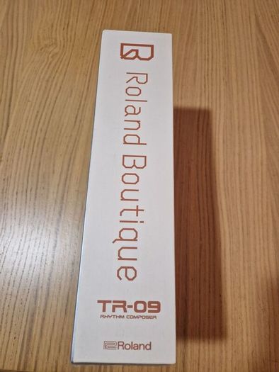 Roland TR-09