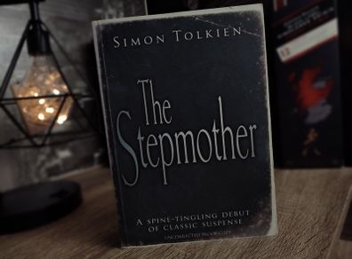 The Stepmother ! by Simon Tolkien ! Grandson of J.R.R. Tolkien ! UNCORRECTED PROOF COPY ! 2002 ! by Michael Joseph ! LOTR ! Lord of The Rings !