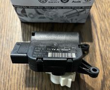 VW GOLF Mk6 Air Vent Flap Control Motor 1K0907511C 2697482